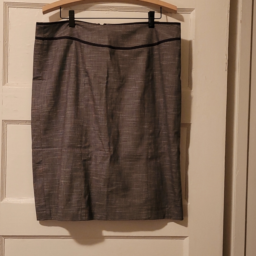 Le Chateau pencil skirt